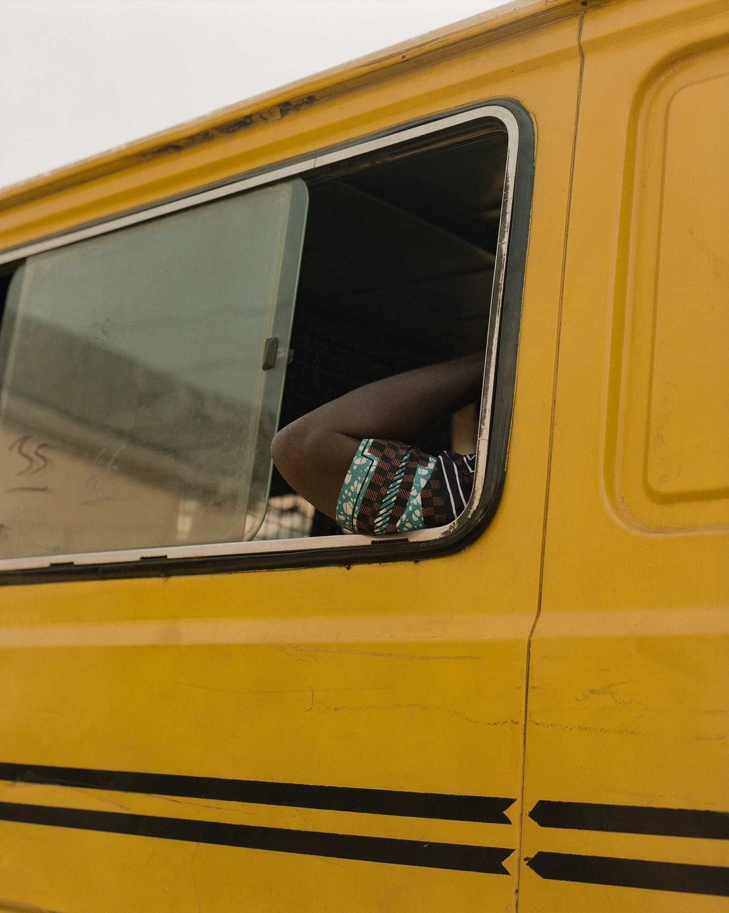 Ollie Babajide Tikare holds onto “little fragments of life” in his photobook Èkó