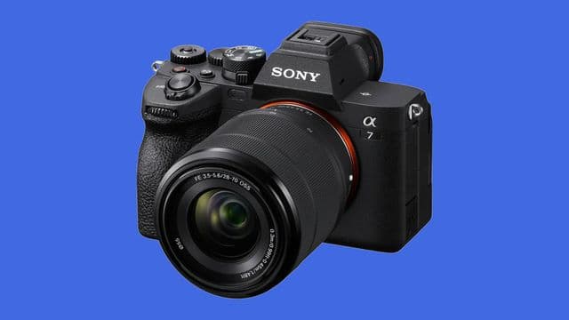 Save $500 on this professional-tier Sony A7 IV full-frame mirrorless camera