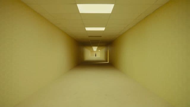 “People were getting lost”: how The Backrooms’ director used Blender to build a 30k-square-foot set