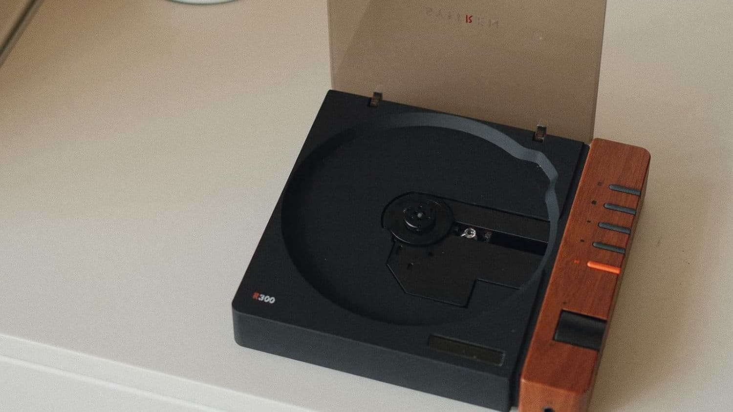 CDs are cool again, and this retro desktop player is 25% off