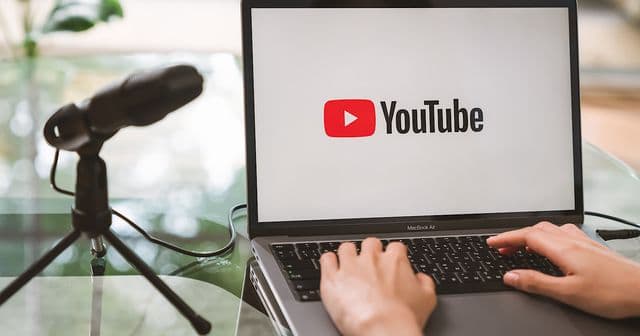 YouTube Moves Ahead of Spotify As UK’s Top Podcast Service