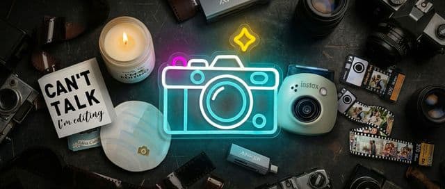 We heart these Valentine’s Day gifts for photographers
